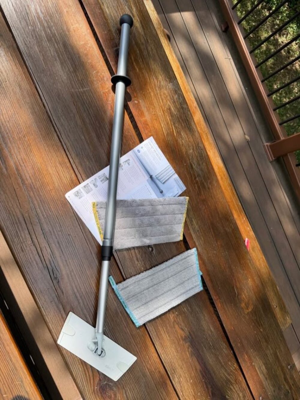 Norwex Small Mop System with telescopic mop, plus wet and dry pads ￼